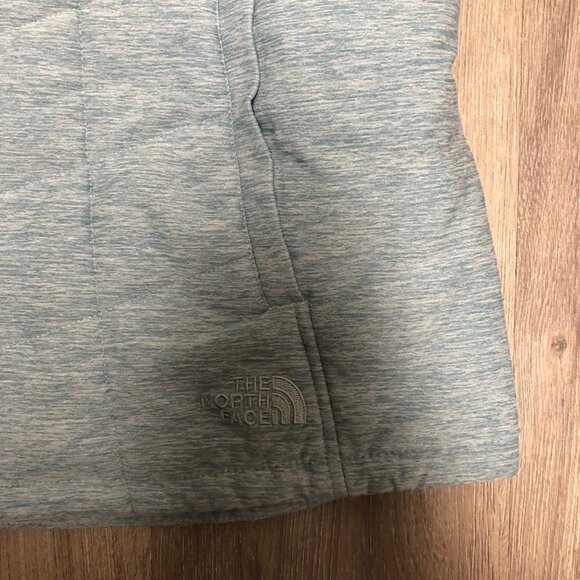 The Northface Women's Size Large Puffer Vest Full Zip Light Blue Outerwe… - Picture 6 of 7